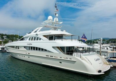 CASTLEFINN-2011-44.68m-146.55ft-Motor-Yacht-for-sale_YachtDealz43