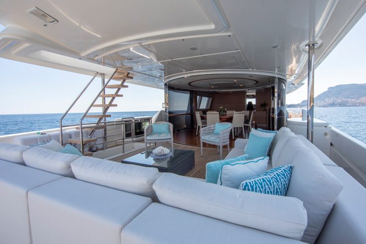 CENTURION | 2013 32.62 (106.99ft) Navetta 33 Luxury Motor Yacht built by Italian shipyard Ferretti Custom Line