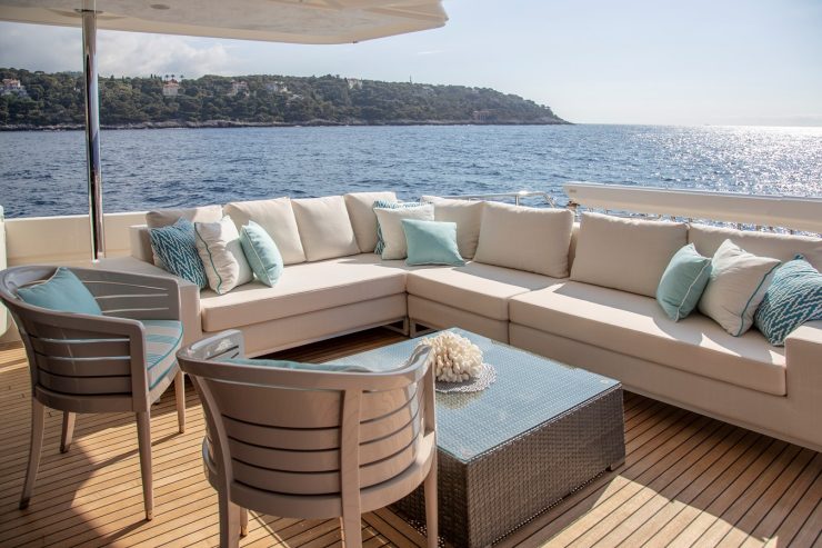 CENTURION | 2013 32.62 (106.99ft) Navetta 33 Luxury Motor Yacht built by Italian shipyard Ferretti Custom Line