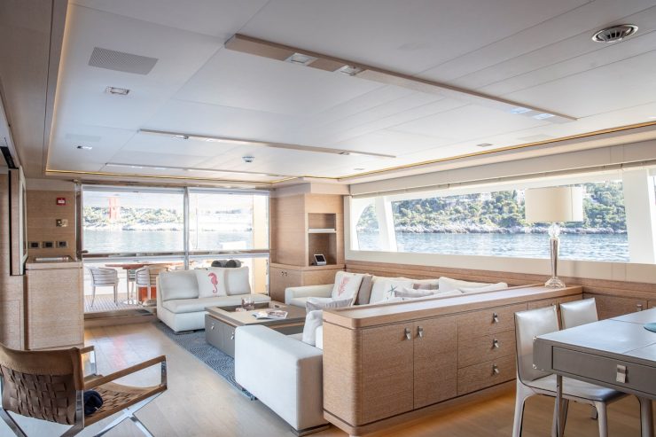 CENTURION | 2013 32.62 (106.99ft) Navetta 33 Luxury Motor Yacht built by Italian shipyard Ferretti Custom Line