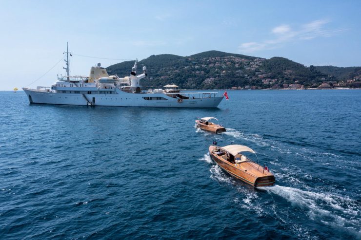 CHRISTINA O | 1943 99.13m (325.15ft) Classic Luxury Motor Yacht built by CANADIAN VICKERS