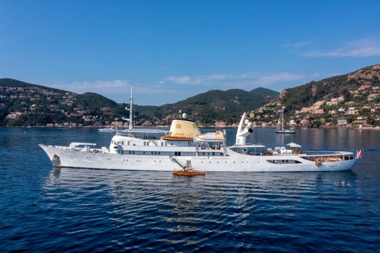 CHRISTINA O | 1943 99.13m (325.15ft) Classic Luxury Motor Yacht built by CANADIAN VICKERS