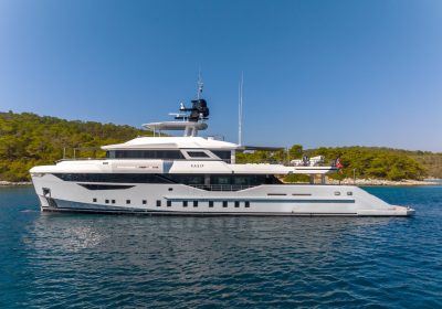 KASIF-2023-41.86m-137.30ft-Motor-Yacht-for-sale_YachtDealz1-1