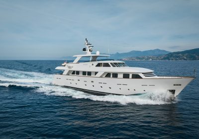 LINSTANT-IV-2009-33m-108.24ft-Motor-Yacht-for-sale_YachtDealz1