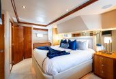 PILOT LOUNGE | 2006 19.51m (63.99ft) Luxury Flybridge Motor Yacht built by American shipyard Hatteras