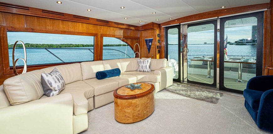 PILOT LOUNGE | 2006 19.51m (63.99ft) Luxury Flybridge Motor Yacht built by American shipyard Hatteras