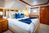 PILOT LOUNGE | 2006 19.51m (63.99ft) Luxury Flybridge Motor Yacht built by American shipyard Hatteras