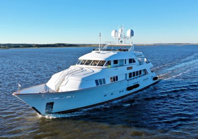 SOVEREIGN-1966-30.48m-99.97-ft-Classic-Motor-Yacht-for-sale_YachtDealz1