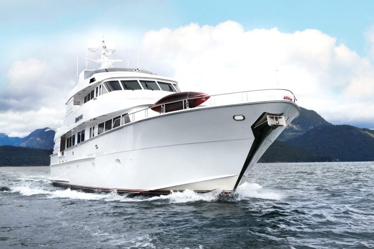 SUMMERTIME II | 1997 35.36m (115.98ft) Luxury Tri-Deck Motor Yacht built by renowned American shipyard HATTERAS YACHTS