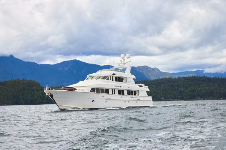 SUMMERTIME II | 1997 35.36m (115.98ft) Luxury Tri-Deck Motor Yacht built by renowned American shipyard HATTERAS YACHTS