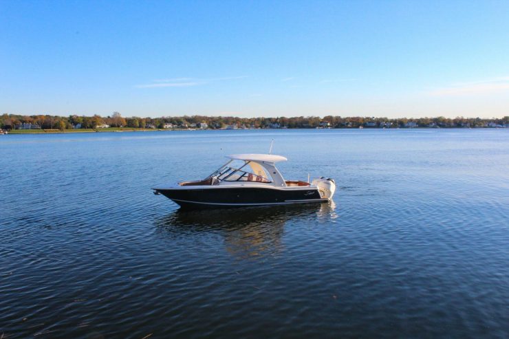 Scout | 2018 8.36m (27’5”) 275 Dorado Hard Top Sport Fisher Motor Yacht