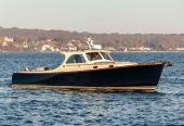 URBAN | 1997 11.1m (36.41ft) Classic Style Picnic Boat built by American shipyard Hinckley Yachts