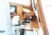 URBAN | 1997 11.1m (36.41ft) Classic Style Picnic Boat built by American shipyard Hinckley Yachts