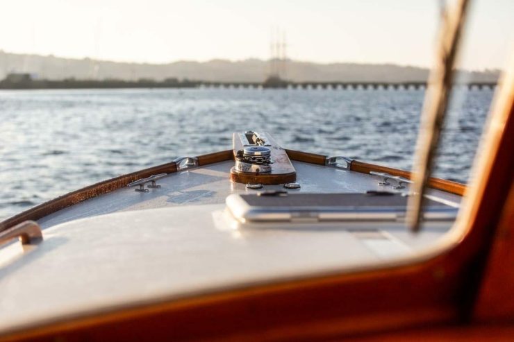 URBAN | 1997 11.1m (36.41ft) Classic Style Picnic Boat built by American shipyard Hinckley Yachts