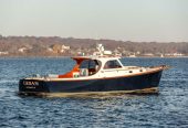 URBAN | 1997 11.1m (36.41ft) Classic Style Picnic Boat built by American shipyard Hinckley Yachts