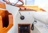 URBAN | 1997 11.1m (36.41ft) Classic Style Picnic Boat built by American shipyard Hinckley Yachts