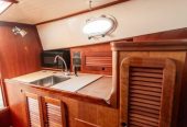 URBAN | 1997 11.1m (36.41ft) Classic Style Picnic Boat built by American shipyard Hinckley Yachts