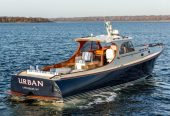 URBAN | 1997 11.1m (36.41ft) Classic Style Picnic Boat built by American shipyard Hinckley Yachts