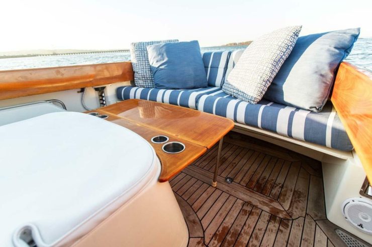 URBAN | 1997 11.1m (36.41ft) Classic Style Picnic Boat built by American shipyard Hinckley Yachts