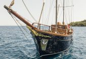 CASSIOPEIA | 1939 37m (121.36ft) Classic Wood Motor Sailing Yacht built by Italian shipyard Torre del Greco