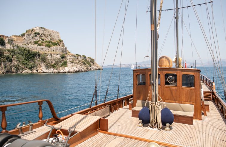 CASSIOPEIA | 1939 37m (121.36ft) Classic Wood Motor Sailing Yacht built by Italian shipyard Torre del Greco