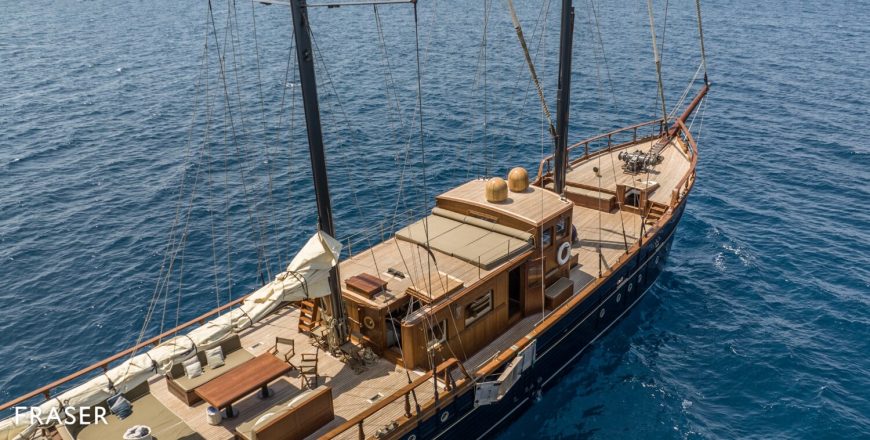 CASSIOPEIA | 1939 37m (121.36ft) Classic Wood Motor Sailing Yacht built by Italian shipyard Torre del Greco