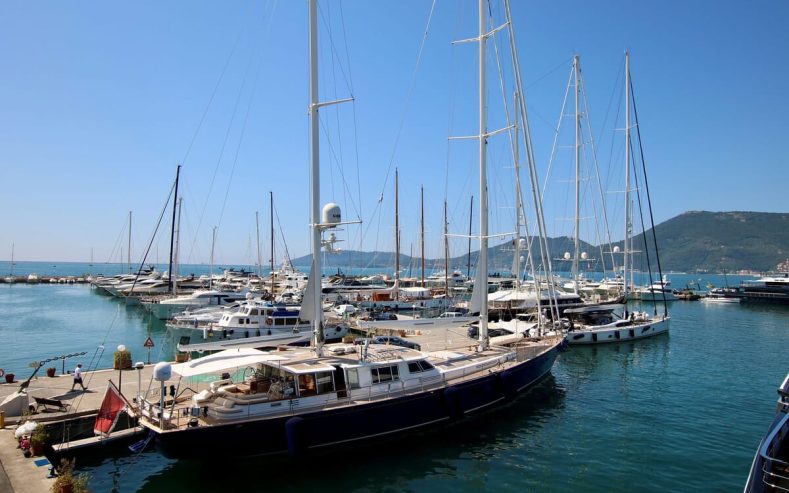 CYRANO DE BERGERAC | 1993 39m (127.92ft) Cruising Ketch Aluminium Sailing Yacht built by British shipyard Camper & Nicholsons