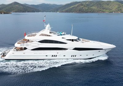 IMAN-2009-37.99m-124.61ft-Sunseeker-121-Series-Motor-Yacht-for-sale_YachtDealz1