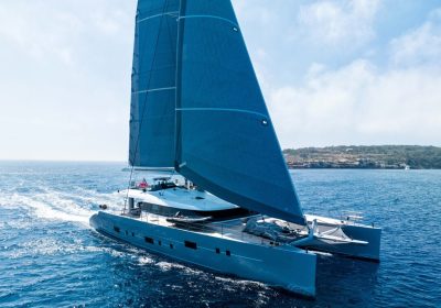 MOUSETRAP-2012-33.52m-109.95ft-Carbon-Fibre-Catamaran-for-sale_YachtDealz1