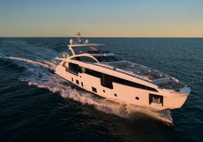 ONE-ONLY-2020-31.93m-104.73ft-Motor-Yacht-for-sale_YachtDealz6