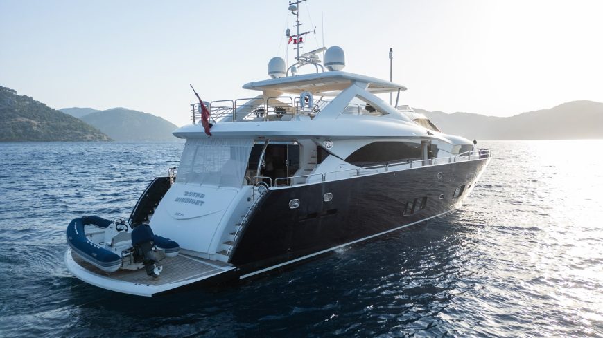 ROUND MIDNIGHT | 2001 29.8m (97.74ft) Luxury Raised Pilothouse Flybridge Motor Yacht built by British shipyard SUNSEEKER