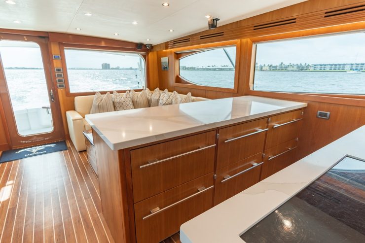 STEEL GROVE | 2010 18.24m (59.83ft) HATTERAS Sportfisher Motor Yacht