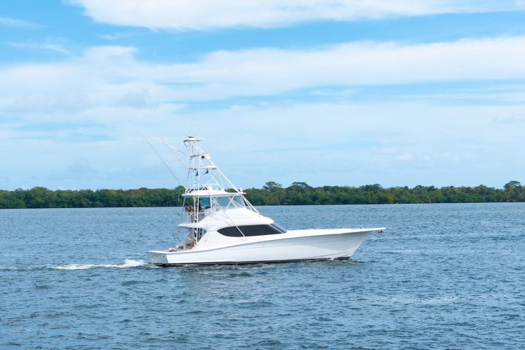 STEEL GROVE | 2010 18.24m (59.83ft) HATTERAS Sportfisher Motor Yacht