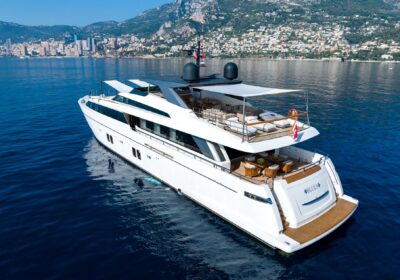 BLUES-2019-36.50m-119.72ft-Sanlorenzo-SL118-Motor-Yacht-for-sale_YachtDealz2-1