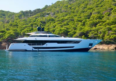 SODAN-2023-38.4m-125.95ft-Custom-Line-CL-120-Motor-Yacht-for-sale_YachtDealz15-1