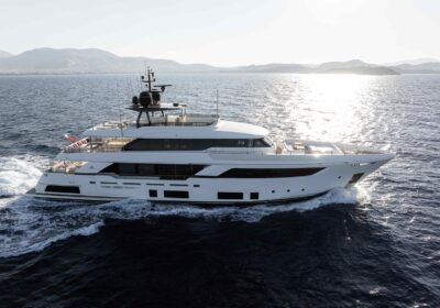 SWEET-LANE-2017-37m-122ft-Navetta-37-Motor-Yacht-for-sale_YachtDealz32