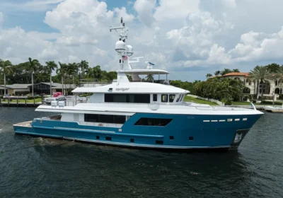 UPTIGHT-yacht-for-sale-CdM-32m-Darwin-106-Series1