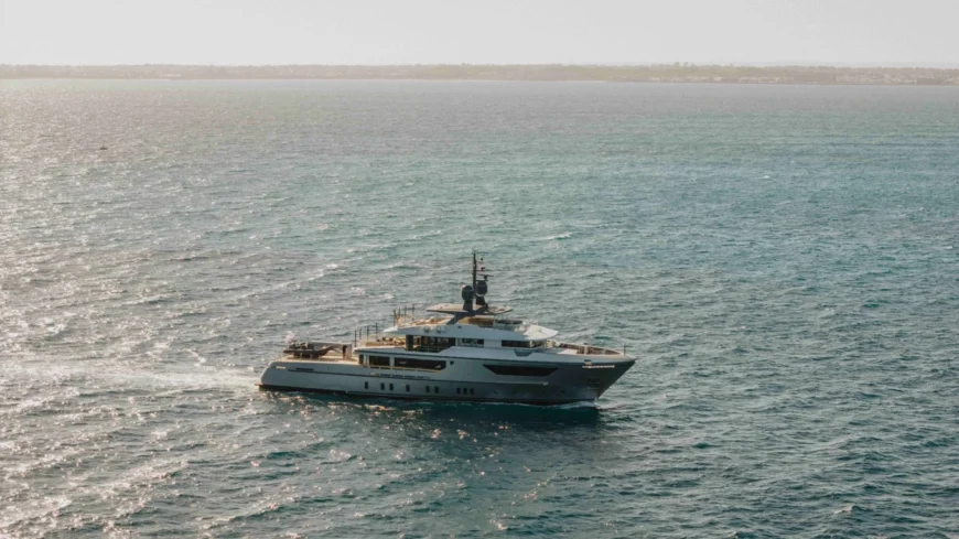 GLOBAS | 2018 43m (140ft) Sanlorenzo Explorer Yacht