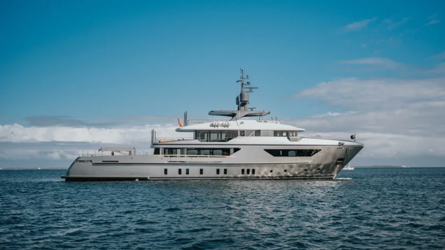 GLOBAS | 2018 43m (140ft) Sanlorenzo Explorer Yacht