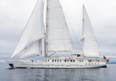 DIONE-STAR-1990-2019-44m-143ft-Classic-Ketch-Sailing-Yacht-for-sale_YachtDealz3