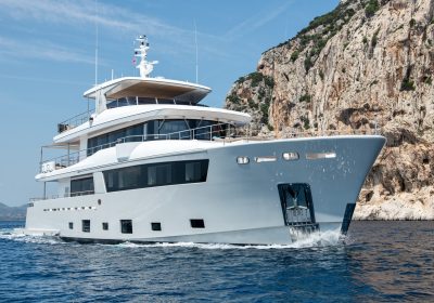 Sassa-La-Mare-2019-34m-CDM-Explorer-Motor-Yacht-for-sale_YachtDealz3