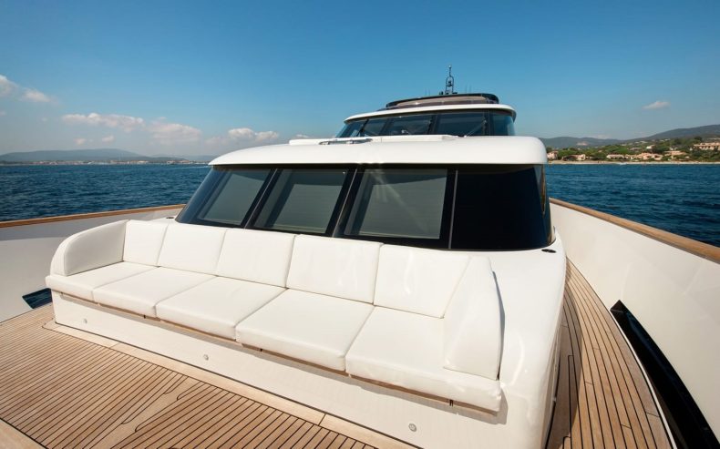 JANGADA | 2019 32m (105ft) Van der Valk Flybridge Motor Yacht