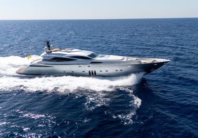 KOLAHLA-TWO-2013-35m-Pershing-115-Series-Motor-Yacht-for-sale_YachtDealz2