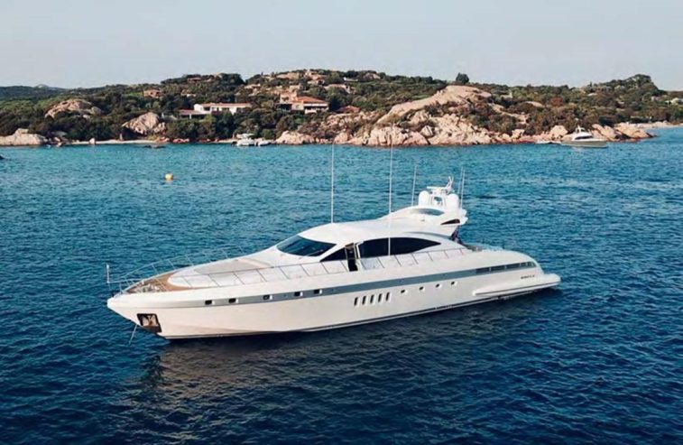 L’ESPERANCE | 2004 / 2021 28m (93ft) Mangusta 92 Series Sport Motor Yacht