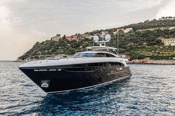 AVALON | 2018 35.15m (115′) Luxury Motor Yacht built by English shipyard Princess Yachts