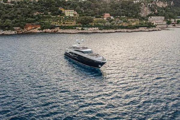 AVALON | 2018 35.15m (115′) Luxury Motor Yacht built by English shipyard Princess Yachts