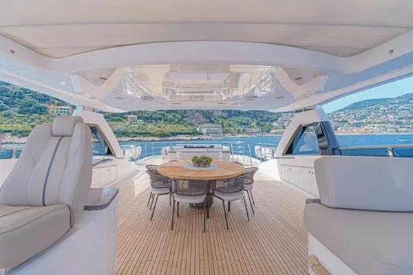 AVALON | 2018 35.15m (115′) Luxury Motor Yacht built by English shipyard Princess Yachts