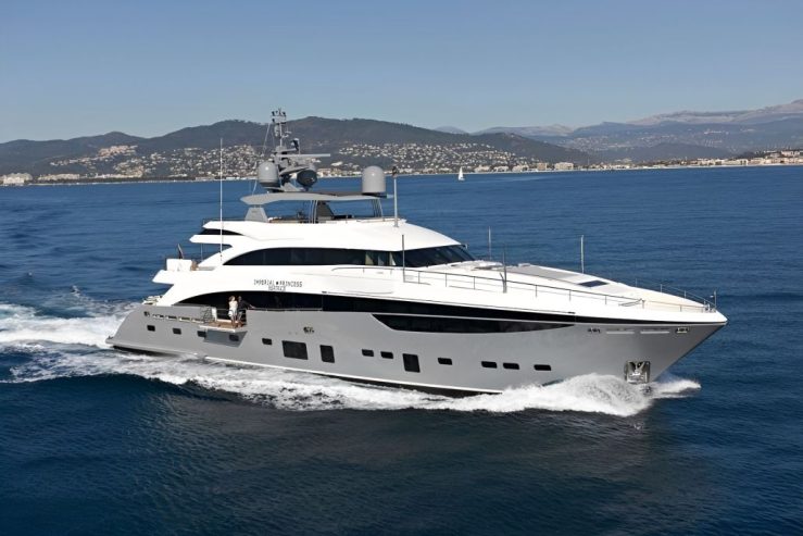 IMPERIAL PRINCESS BEATRICE | 2012 40m (131′) Luxury Motor Yacht built by British shipyard Princess