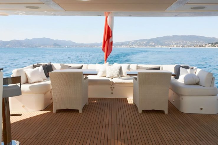 IMPERIAL PRINCESS BEATRICE | 2012 40m (131′) Luxury Motor Yacht built by British shipyard Princess