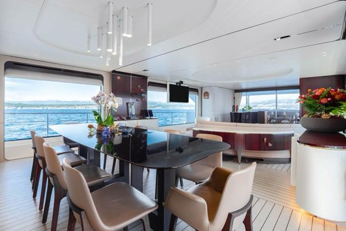 IRYNA | 2019 35m (115′) Luxury Motor Yacht built by Italian shipyard Azimut